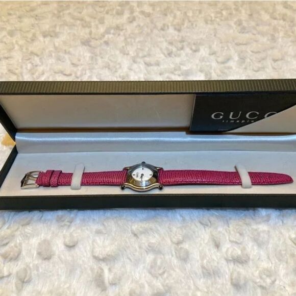 Original Gucci Watch in Pink & Silver Gneuine Leather Band! - Picture 1 of 8